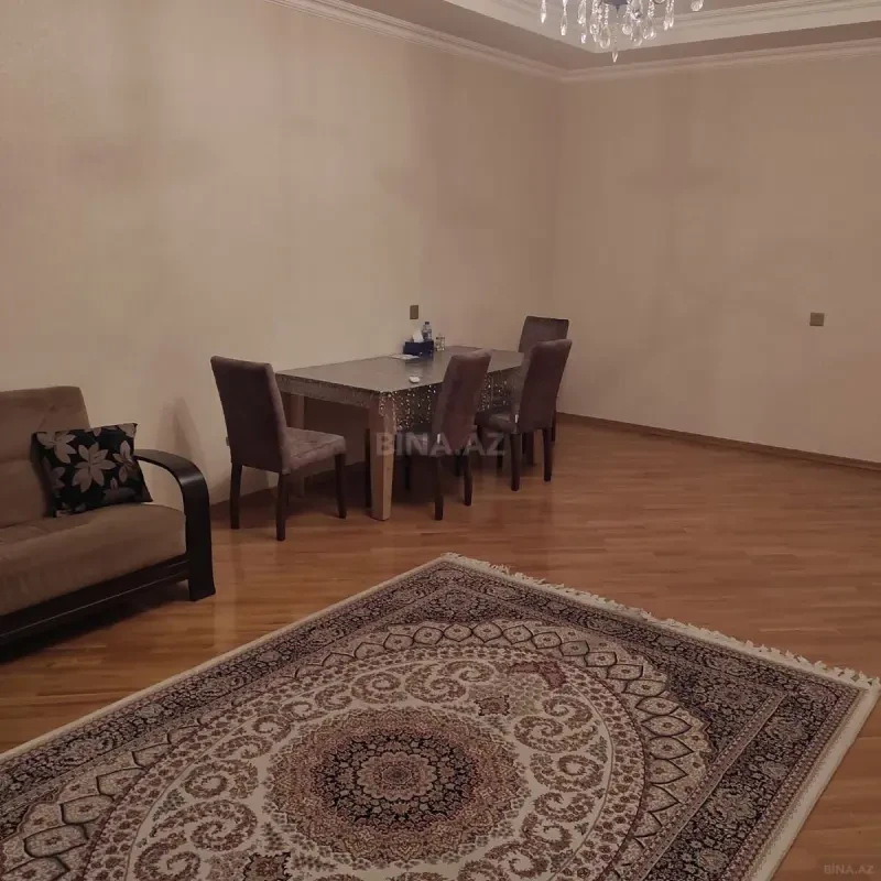 Kirayə verilir 3 otaqlı mənzil 155 m²