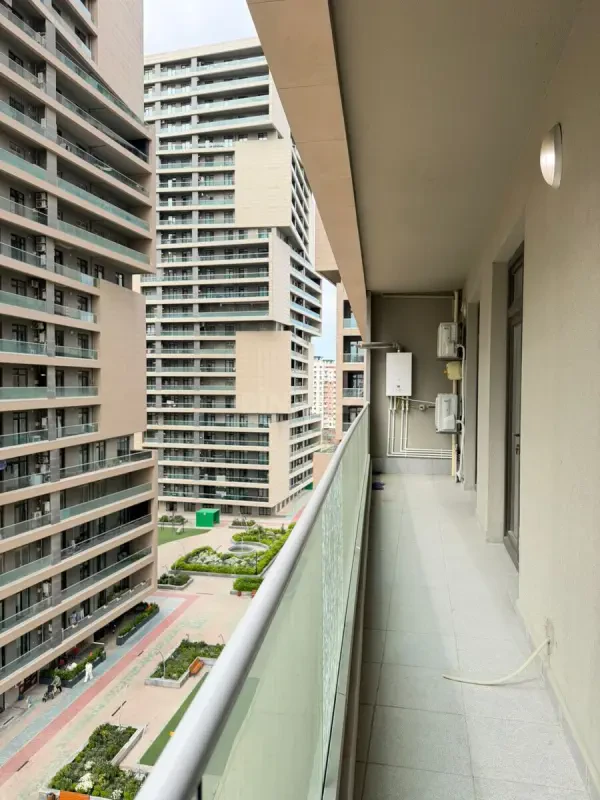Kirayə verilir 2 otaqlı mənzil 90 m²