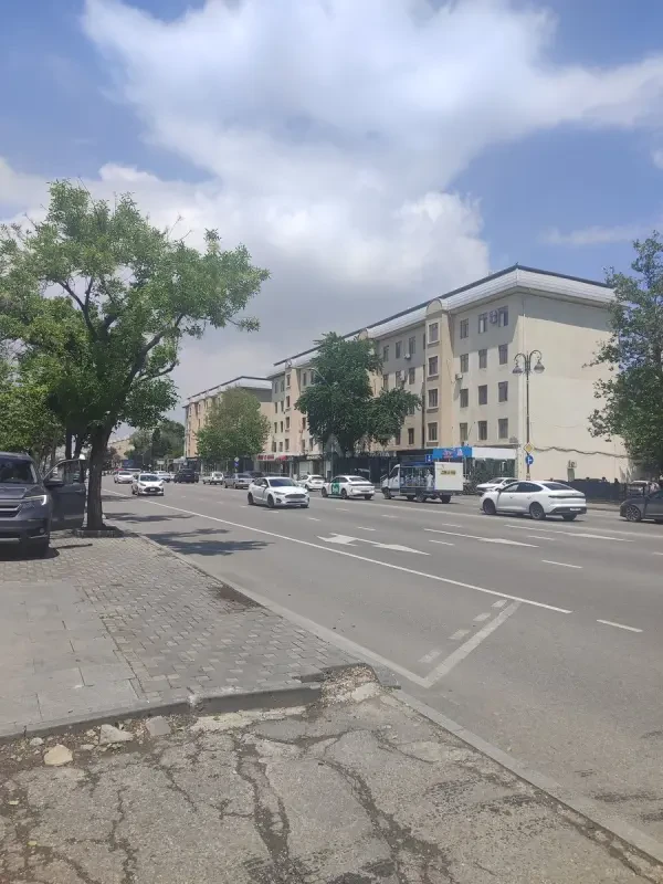 Satılır 4 otaqlı mənzil 125 m²