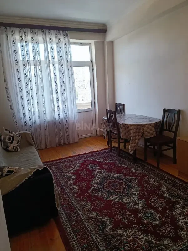 Kirayə verilir 2 otaqlı mənzil 70 m²