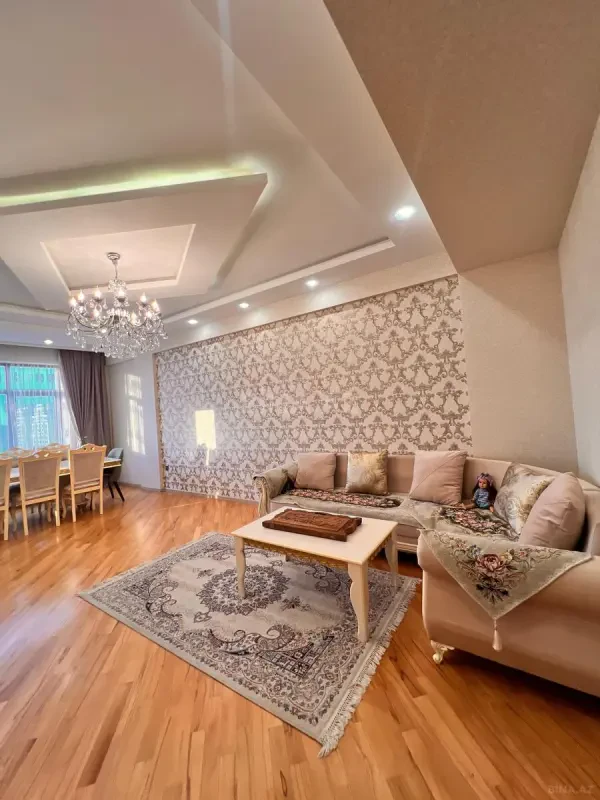 Kirayə verilir 2 otaqlı mənzil 120 m²