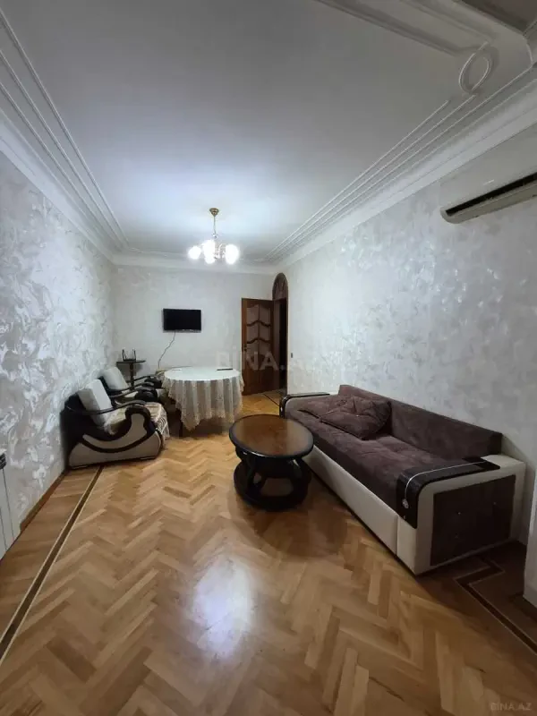 Kirayə verilir 2 otaqlı mənzil 60 m²