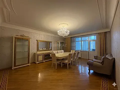 Kirayə verilir 4 otaqlı mənzil 170 m² — Bakı, Memar Əcəmi yanı 4 otaq 170.00 m²