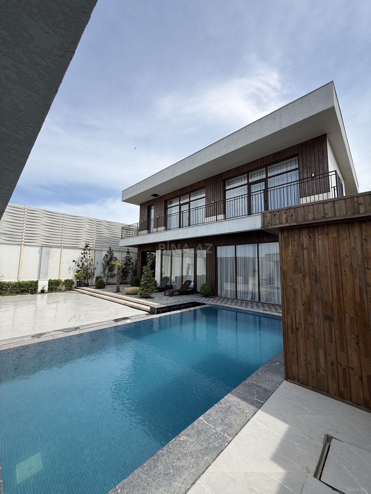 Kirayə verilir 4 otaqlı həyət evi 500 m²