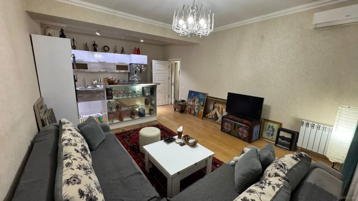 Kirayə verilir 2 otaqlı mənzil 60 m²