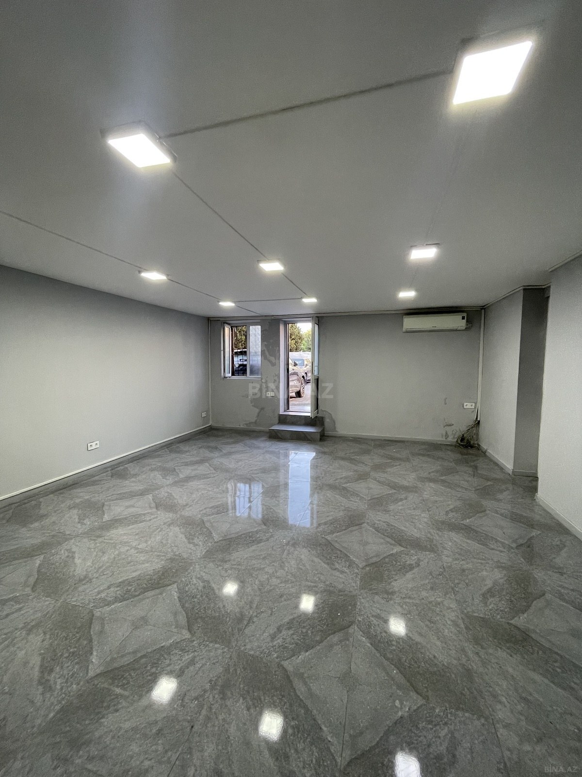 Kirayə verilir 2 otaqlı ofis 60 m²