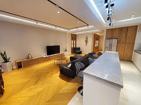 Kirayə verilir 3 otaqlı mənzil 140 m² — Bakı 3 otaq 140.00 m²