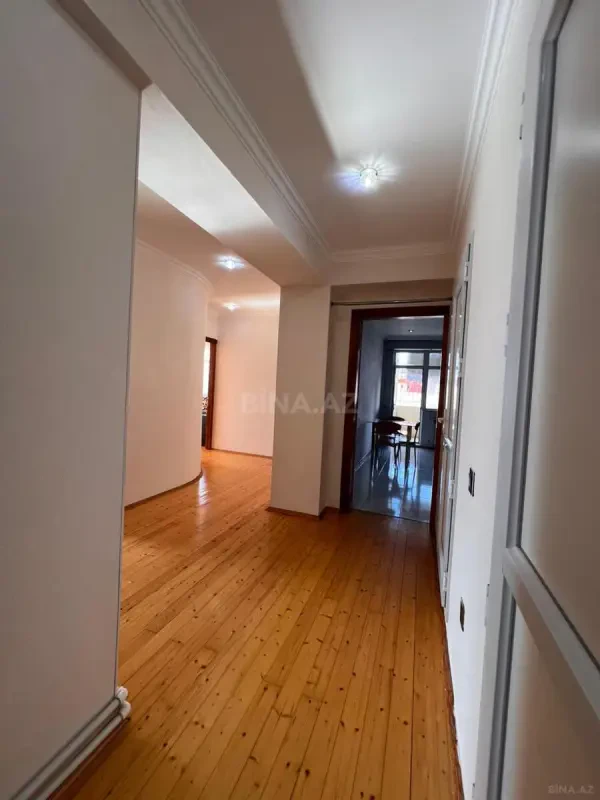 Satılır 3 otaqlı mənzil 98 m²