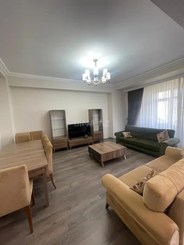 Kirayə verilir 4 otaqlı mənzil 180 m²