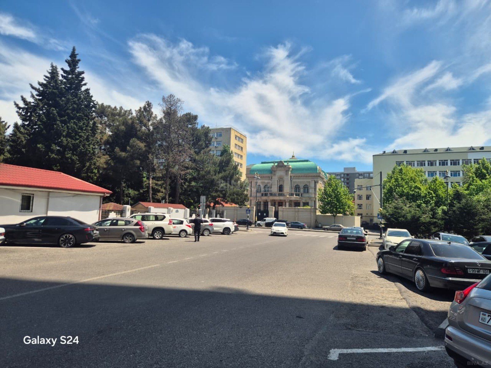Kirayə verilir obyekt 170 m²