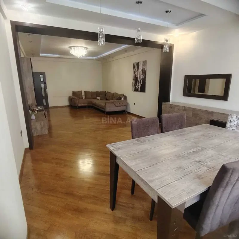 Kirayə verilir 2 otaqlı mənzil 90 m²
