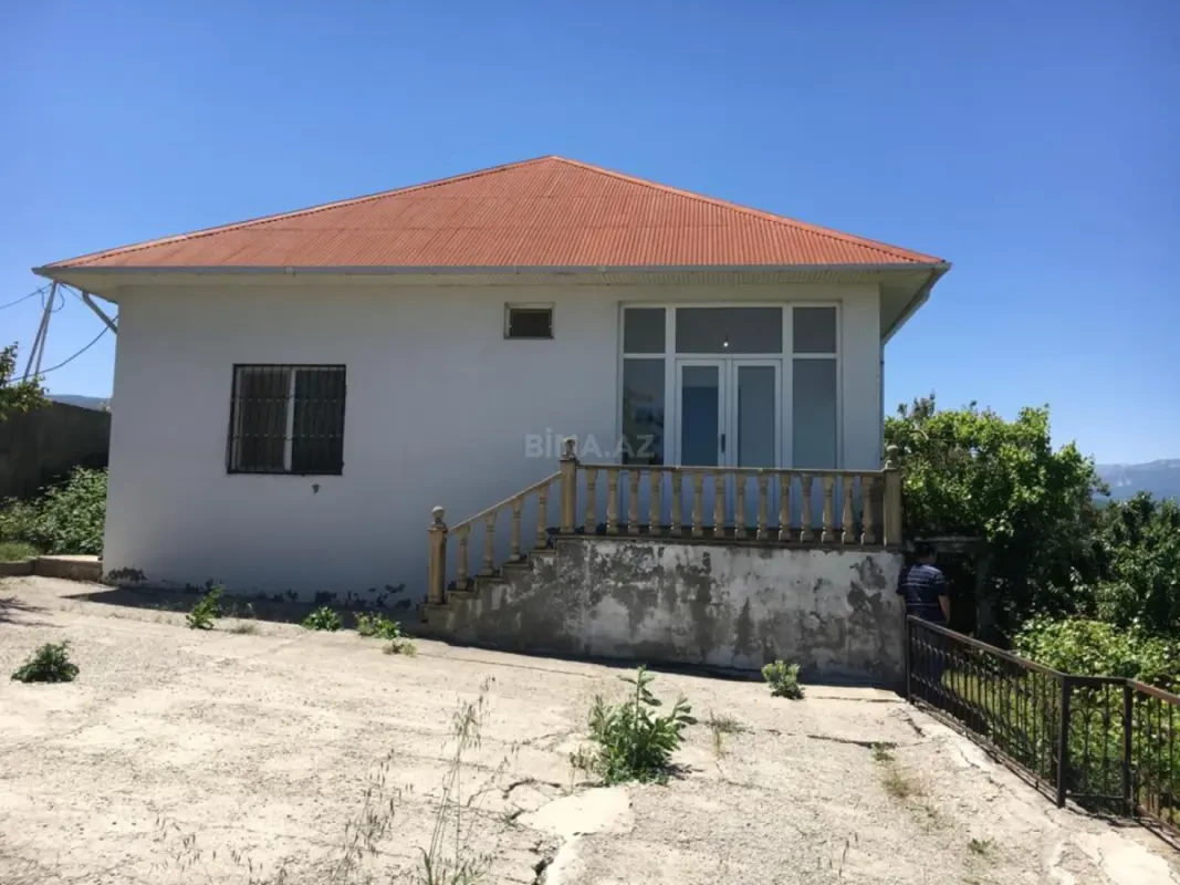 Satılır 4 otaqlı həyət evi 270 m²