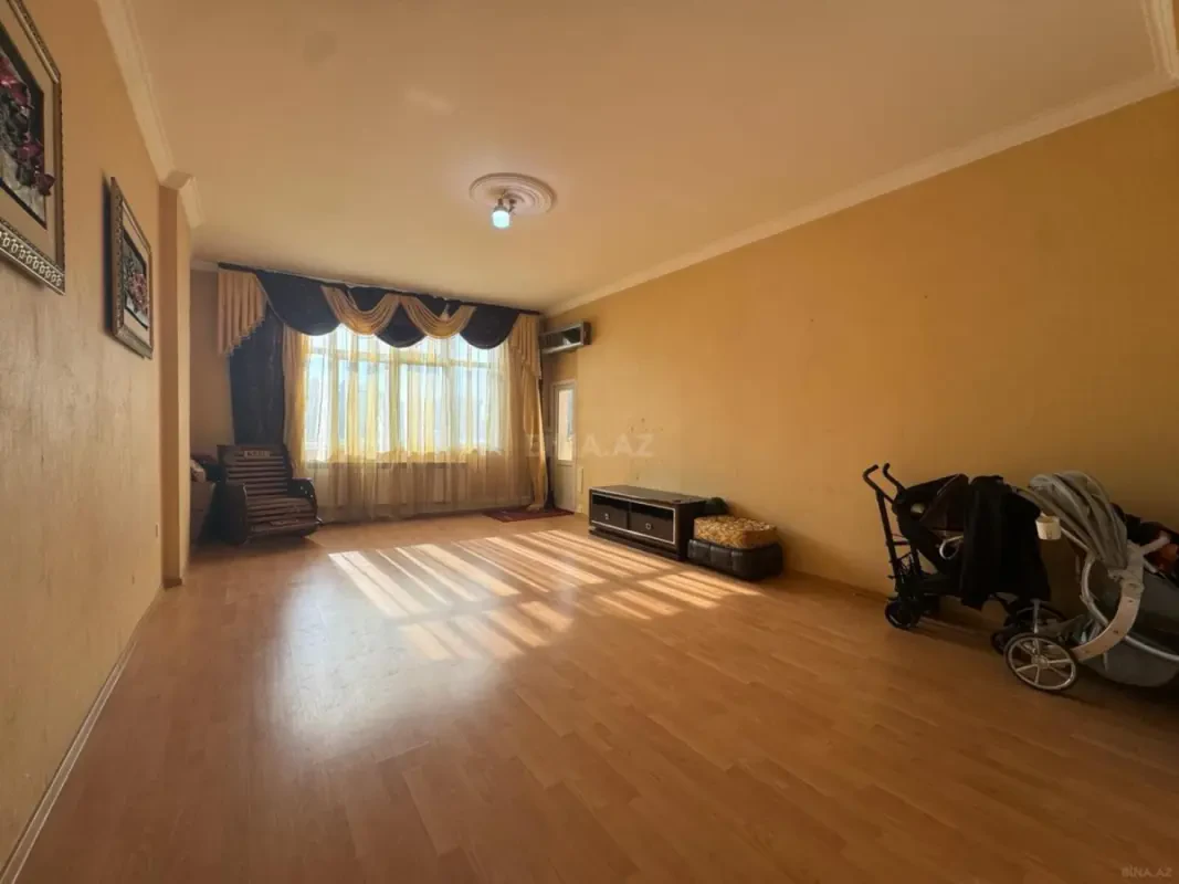 Satılır 3 otaqlı mənzil 150 m²