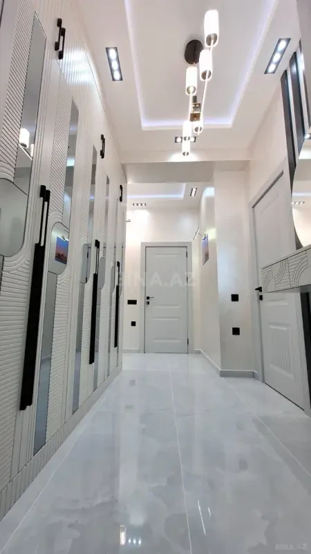 Satılır 2 otaqlı mənzil 82 m²