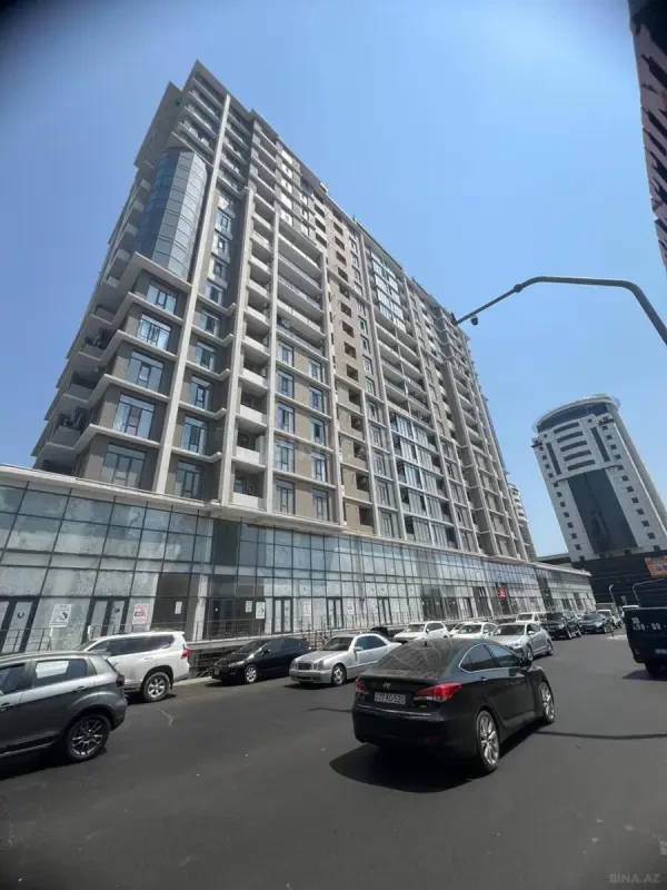 Satılır 3 otaqlı mənzil 118 m²
