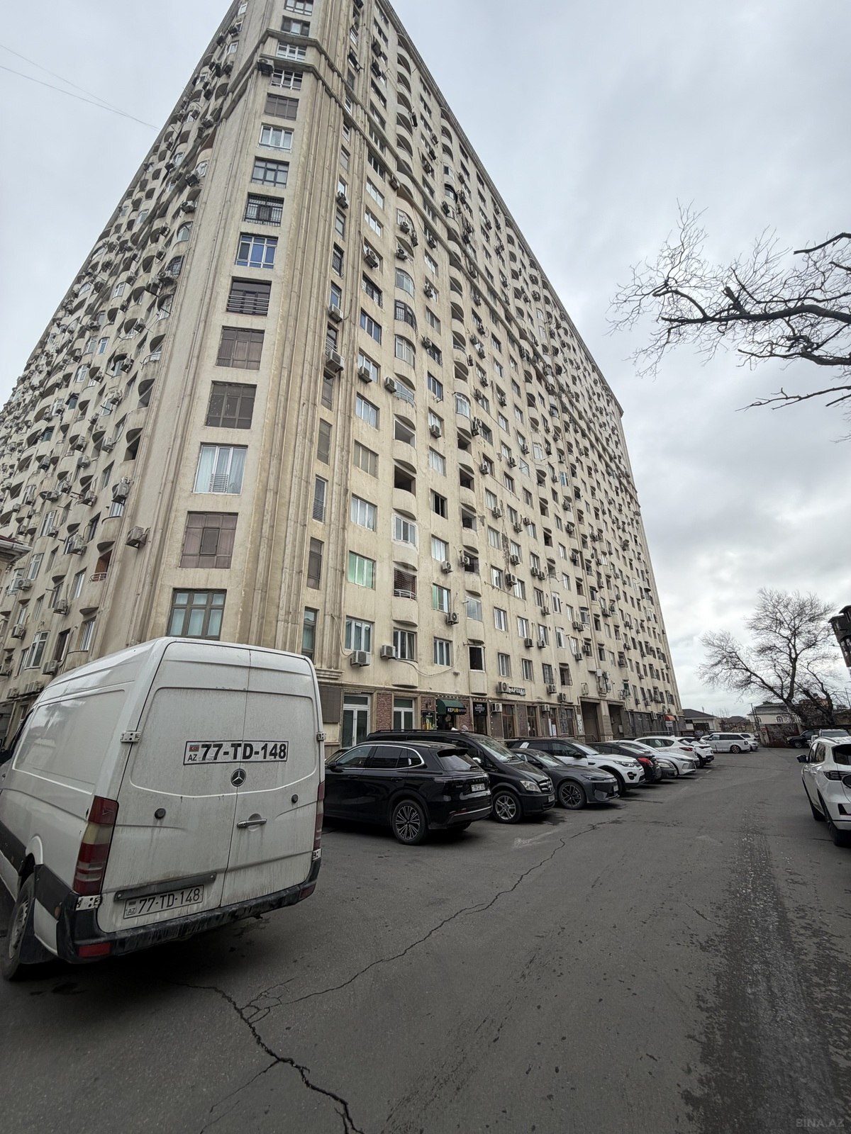 Satılır 3 otaqlı mənzil 101 m²