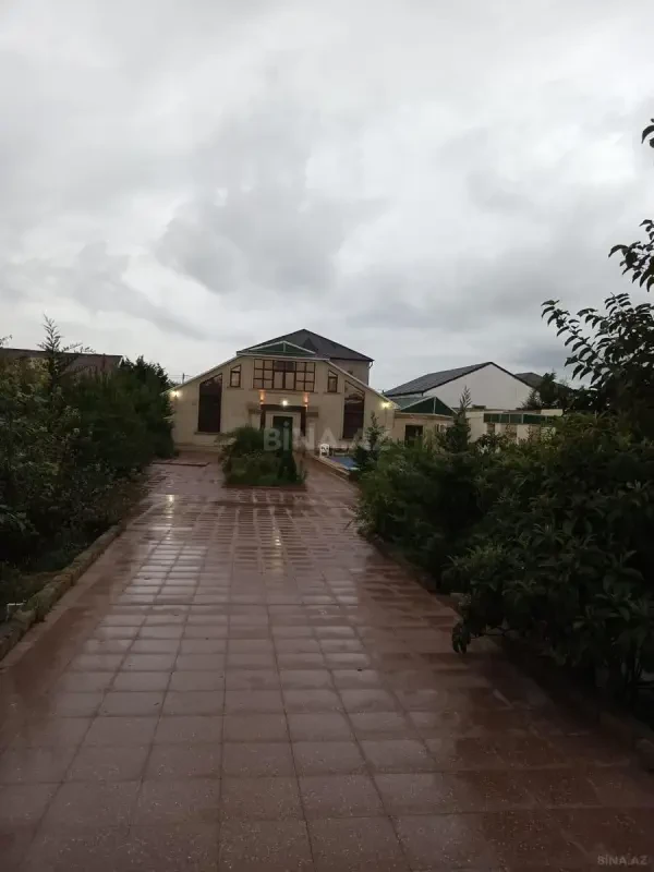 Kirayə verilir 5 otaqlı həyət evi 300 m²