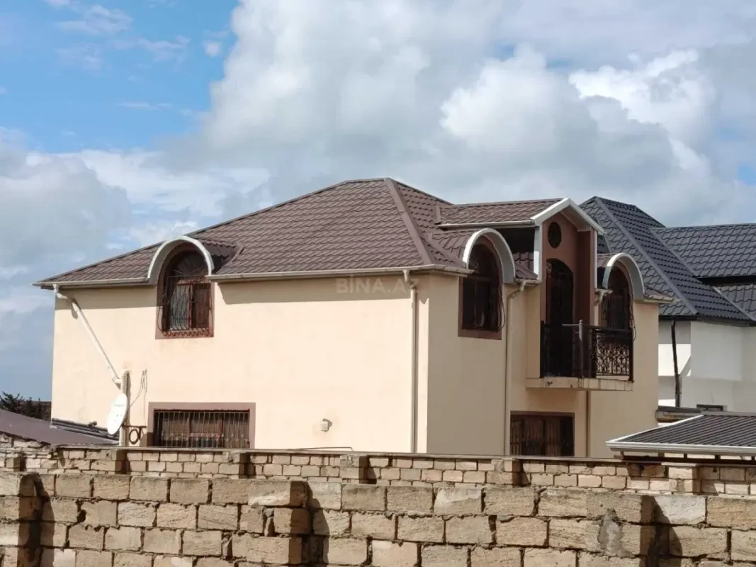 Satılır 4 otaqlı həyət evi 153 m²