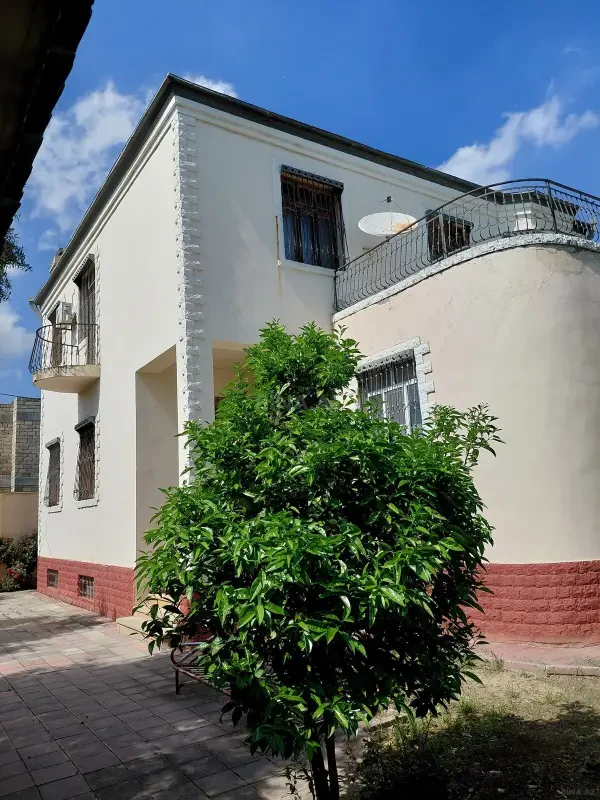 Satılır 7 otaqlı həyət evi 220 m²