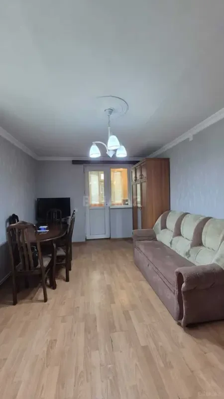 Kirayə verilir 2 otaqlı mənzil 42 m²