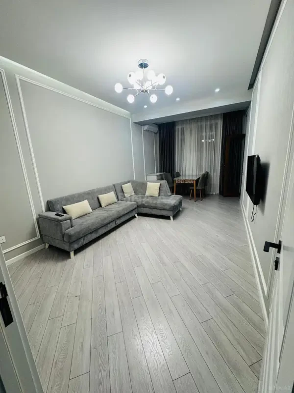 Kirayə verilir 2 otaqlı mənzil 73 m²