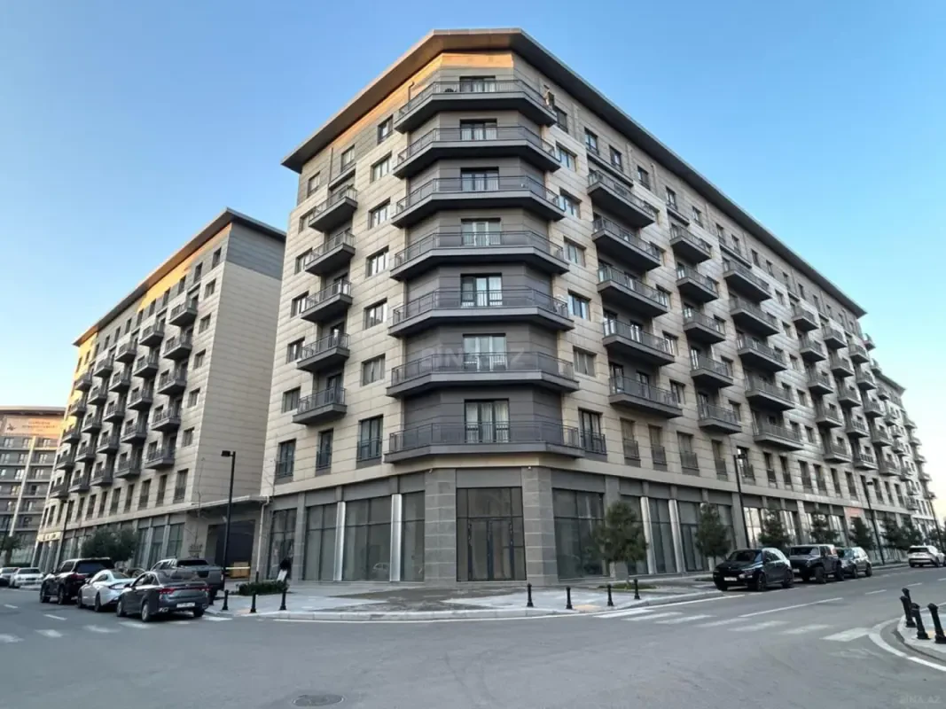 Satılır 3 otaqlı mənzil 132 m²