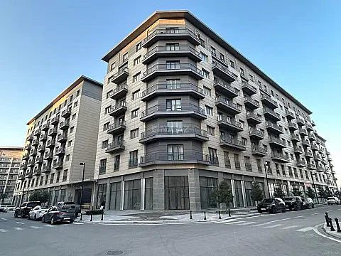 Satılır 3 otaqlı mənzil 132 m² — Bakı 3 otaq 132.00 m²