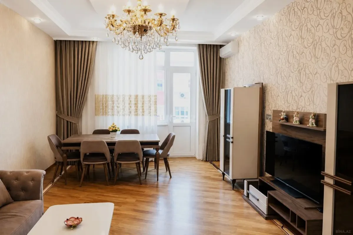 Satılır 3 otaqlı mənzil 145 m²