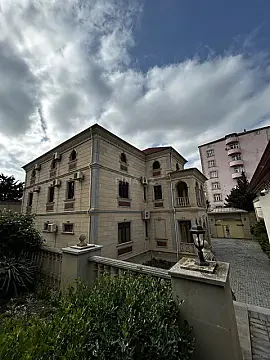 Kirayə verilir 15 otaqlı həyət evi 1500 m² — Bakı, Badamdar 15 otaq 1500.00 m²