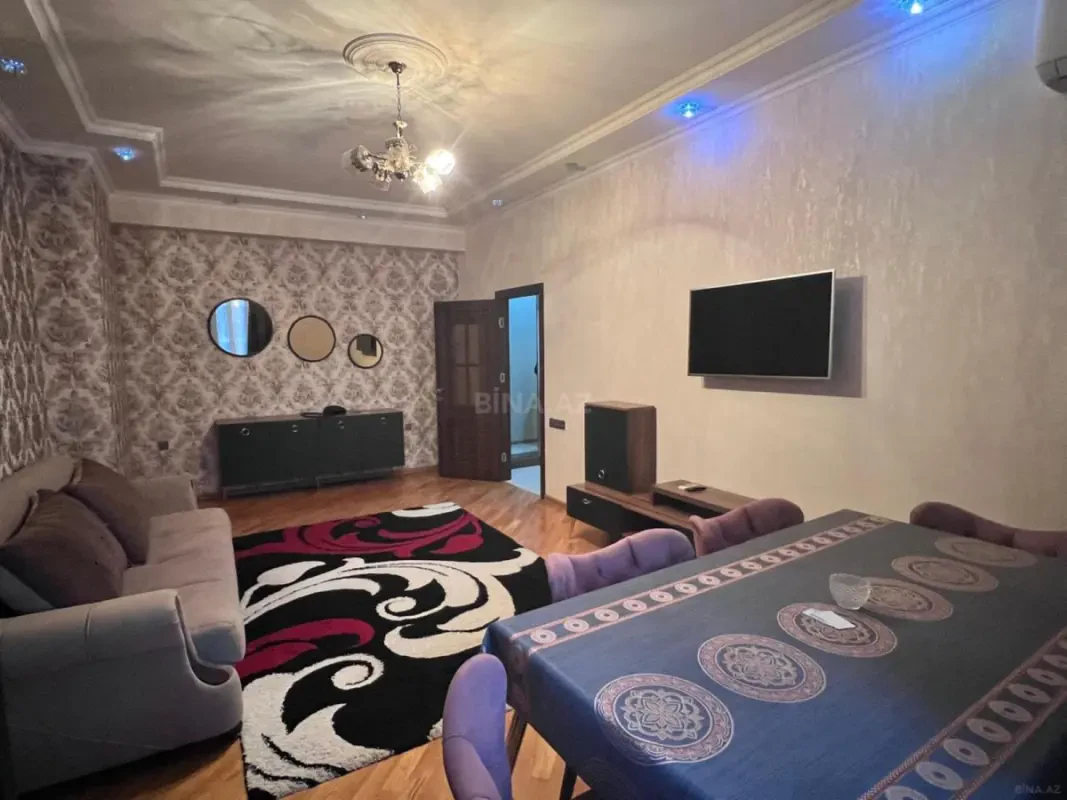 Kirayə verilir 2 otaqlı mənzil 83 m²