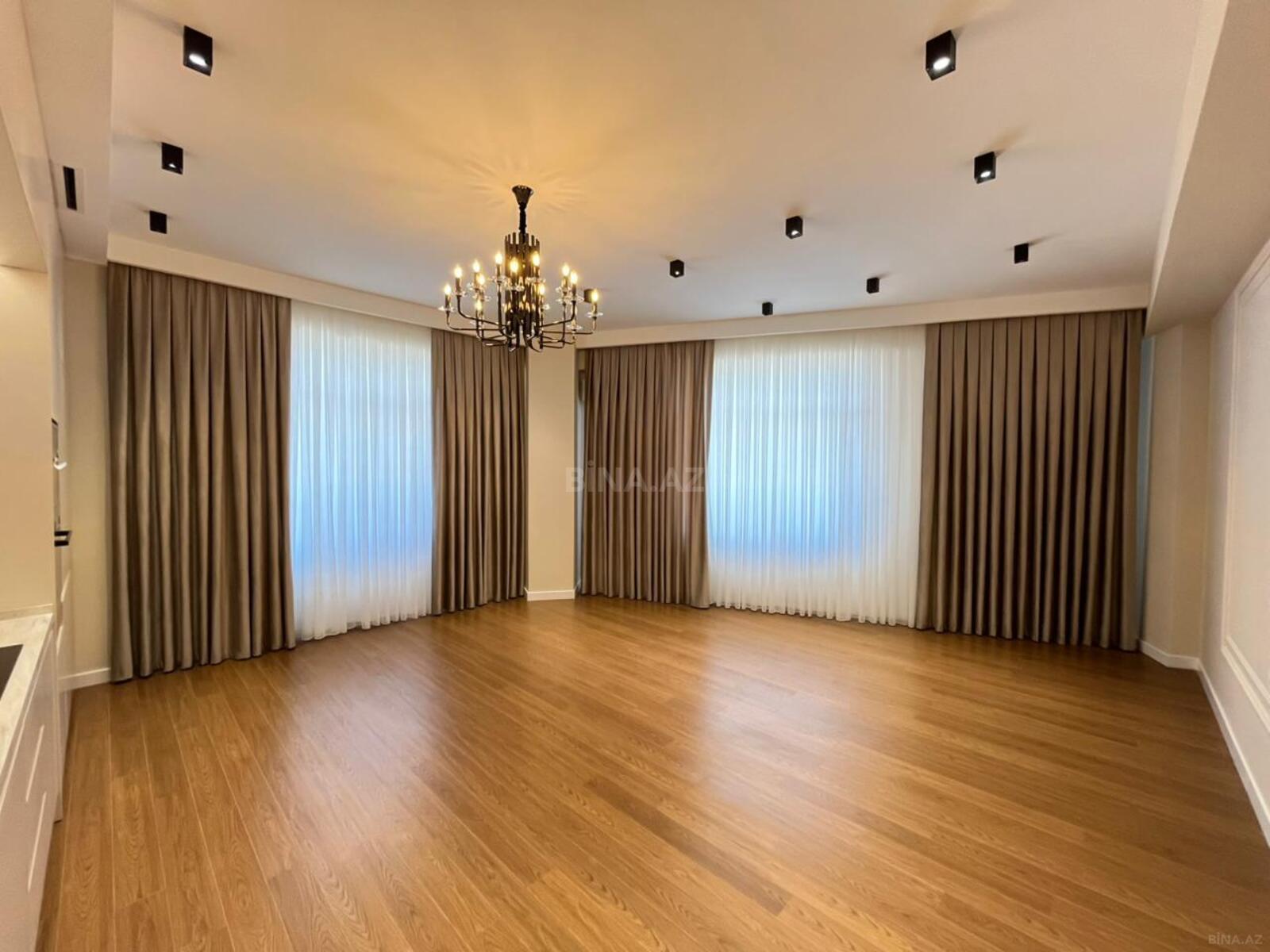 Satılır 4 otaqlı mənzil 153 m²