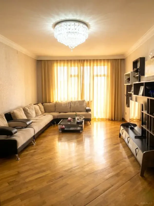 Satılır 3 otaqlı mənzil 155 m²