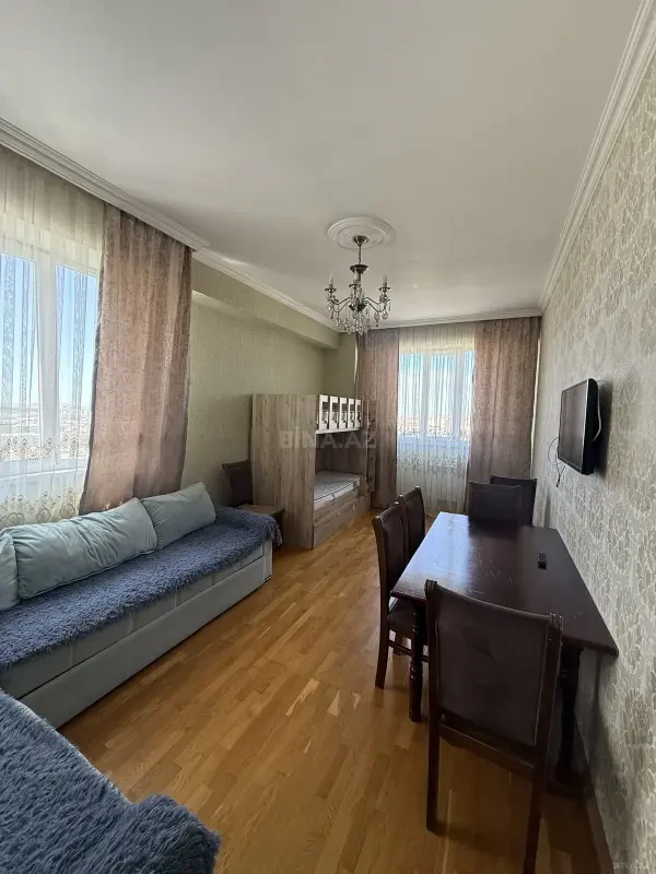Kirayə verilir 2 otaqlı mənzil 62 m²