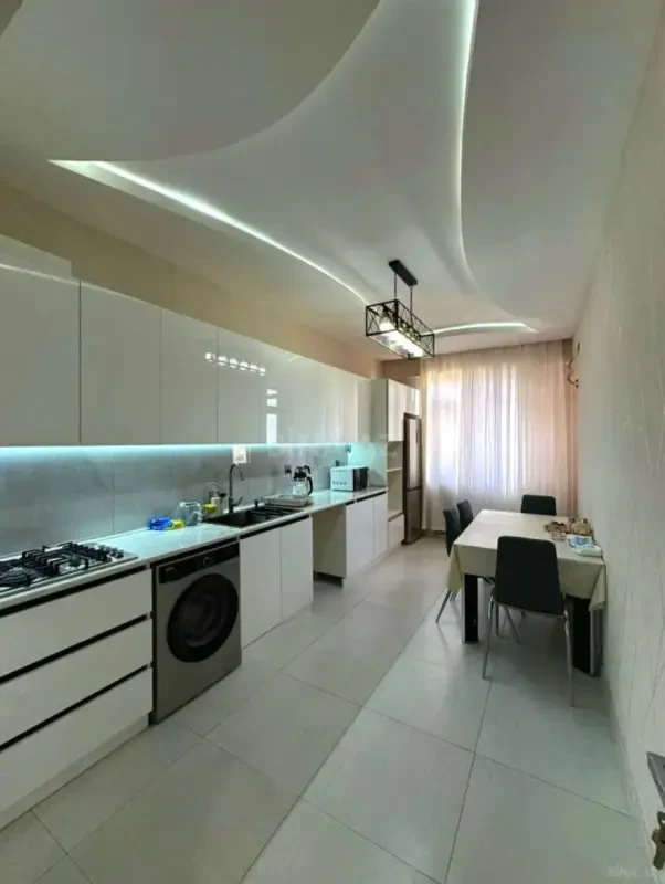 Satılır 3 otaqlı mənzil 120 m²