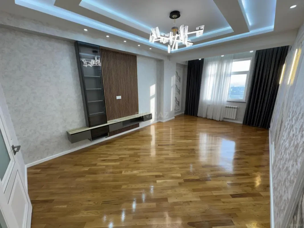 Satılır 3 otaqlı mənzil 120 m²