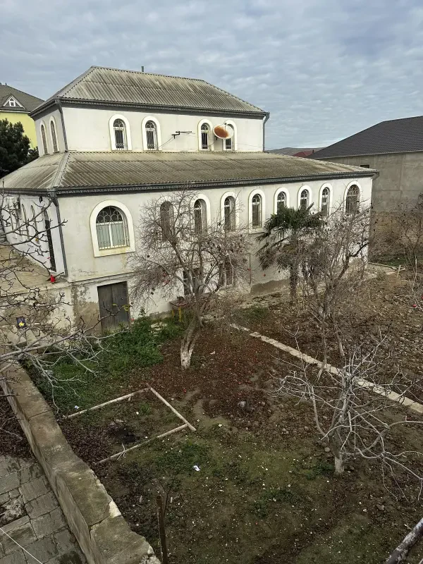 Satılır 6 otaqlı həyət evi 250 m²