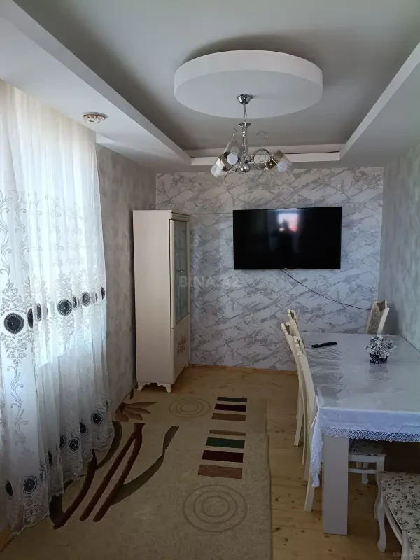 Satılır 3 otaqlı həyət evi 200 m²