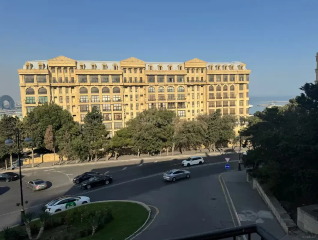Kirayə verilir 2 otaqlı mənzil 65 m²