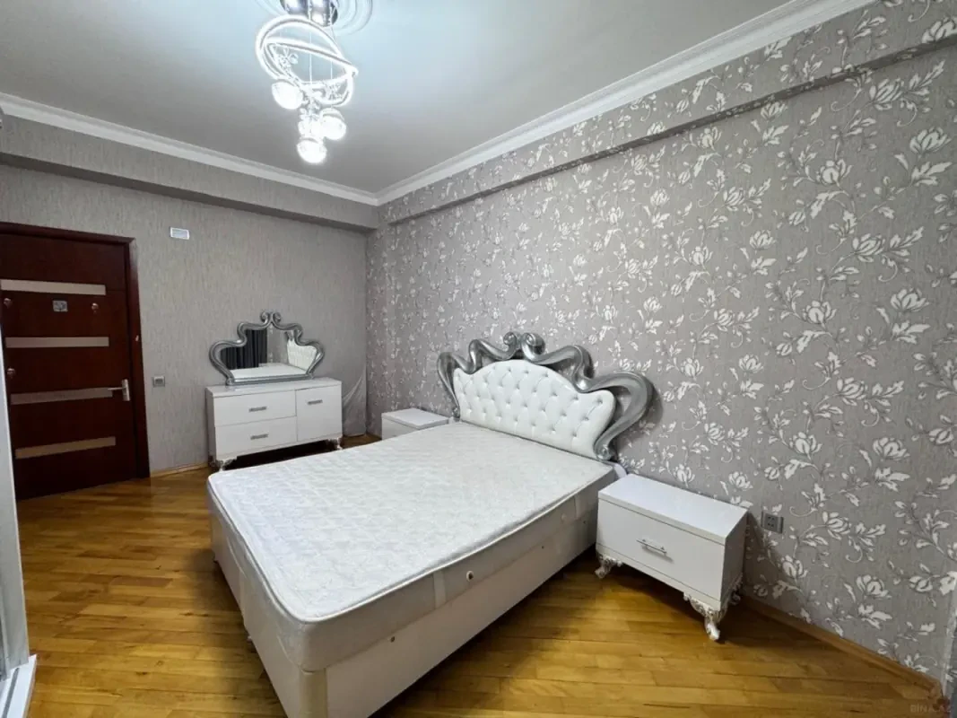Satılır 3 otaqlı mənzil 110 m²