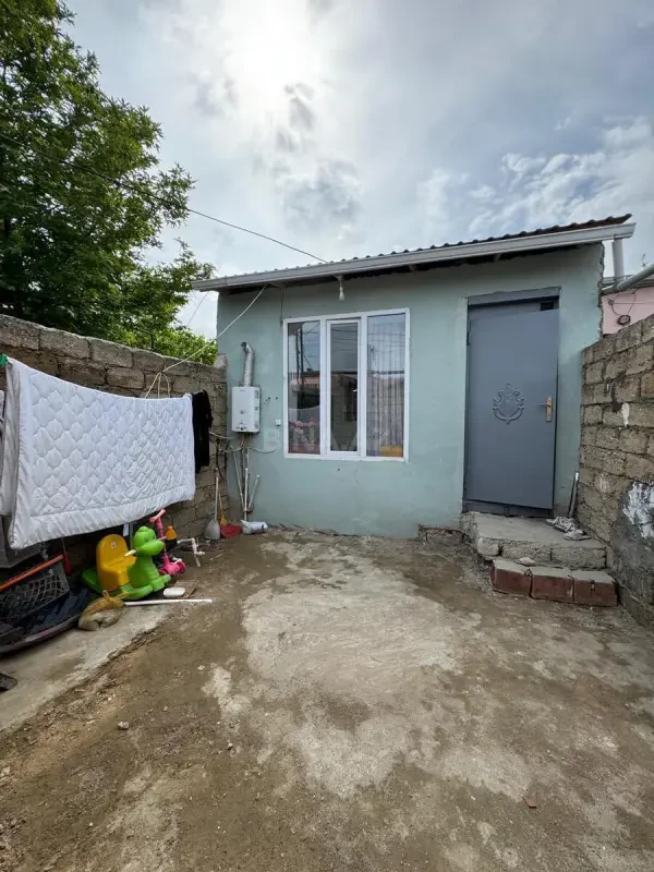 Satılır 2 otaqlı həyət evi 65 m²
