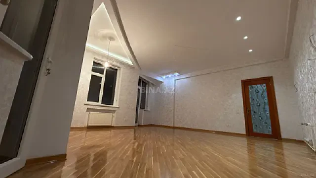 Satılır 3 otaqlı mənzil 120 m² — Bakı, İnşaatçılar 3 otaq 120.00 m²