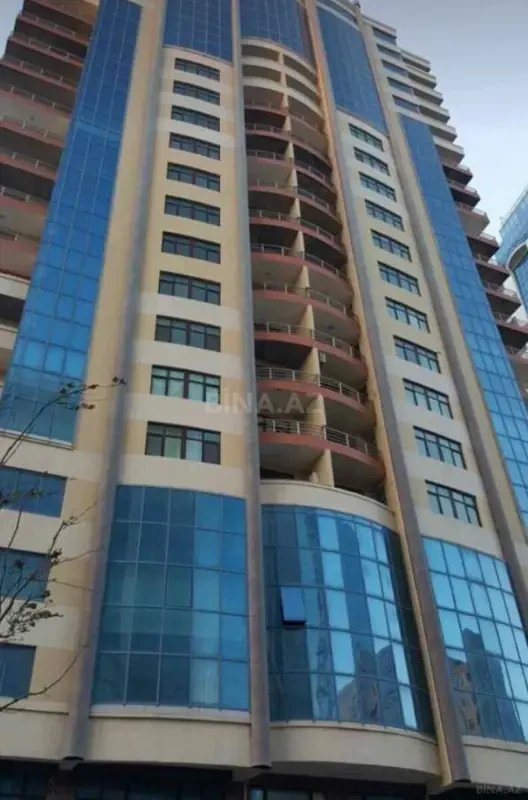 Satılır 3 otaqlı mənzil 193 m²