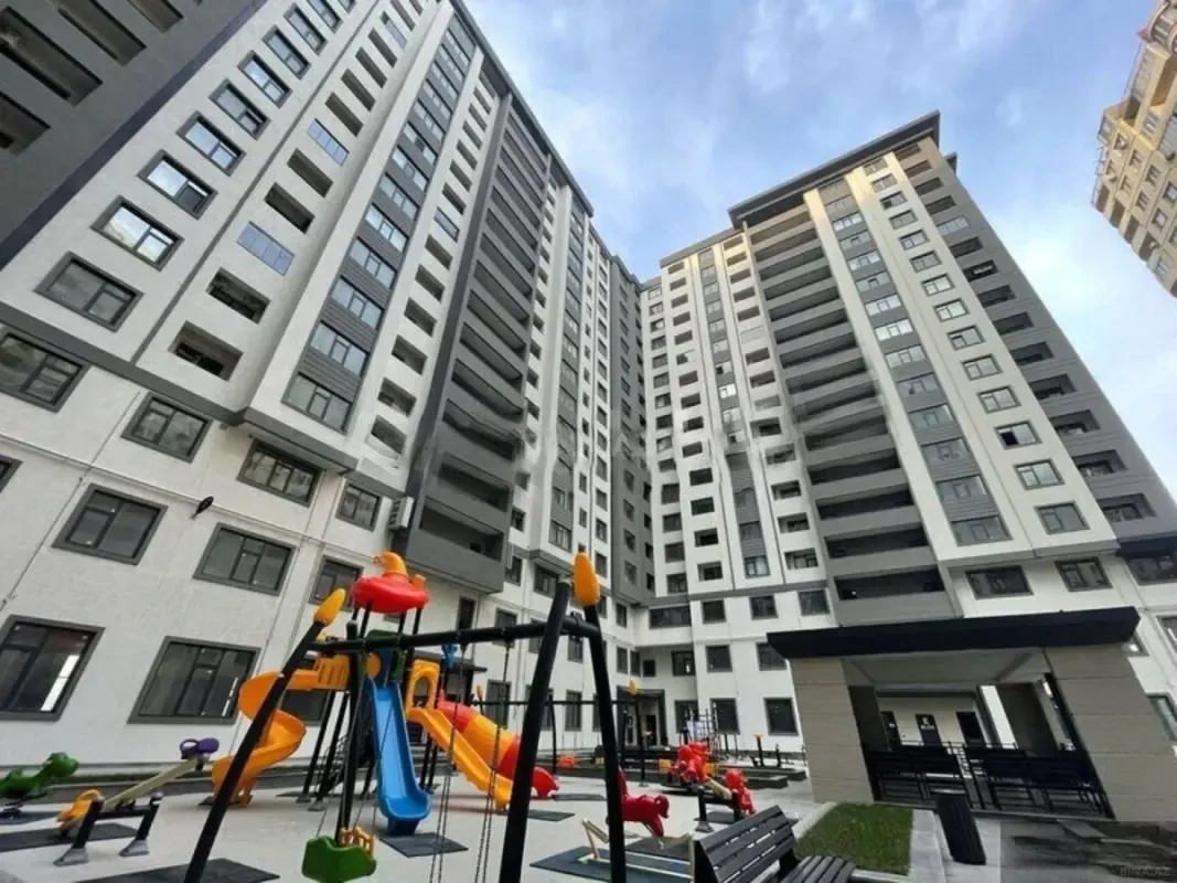 Satılır 2 otaqlı mənzil 69 m²