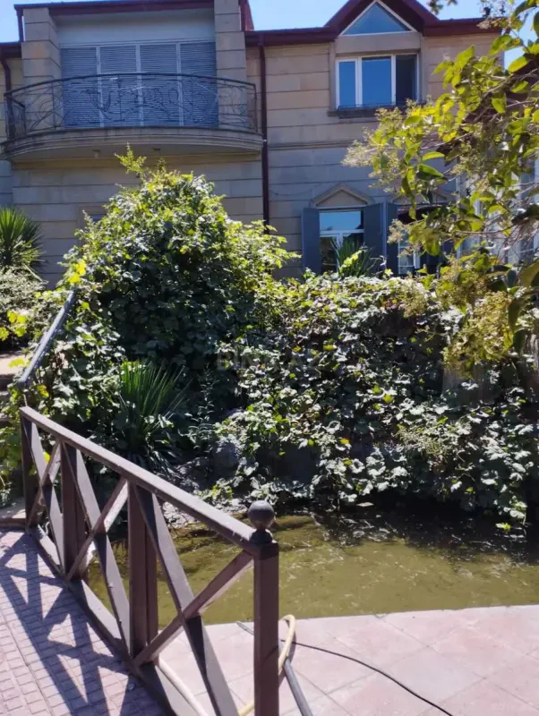Kirayə verilir 4 otaqlı həyət evi 220 m²