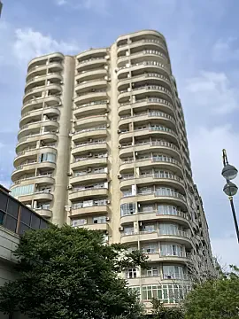 Satılır 3 otaqlı mənzil 190 m² — Bakı 3 otaq 190.00 m²