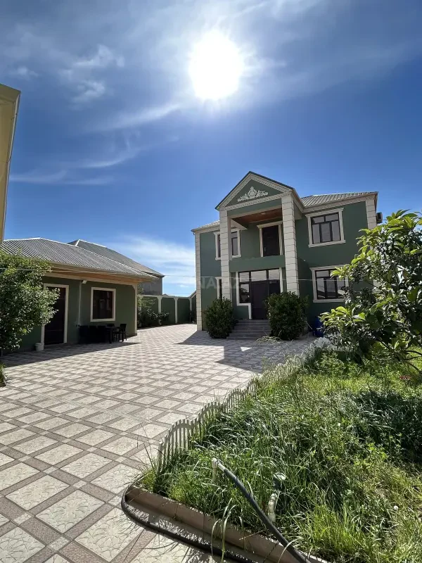 Satılır 6 otaqlı həyət evi 260 m²
