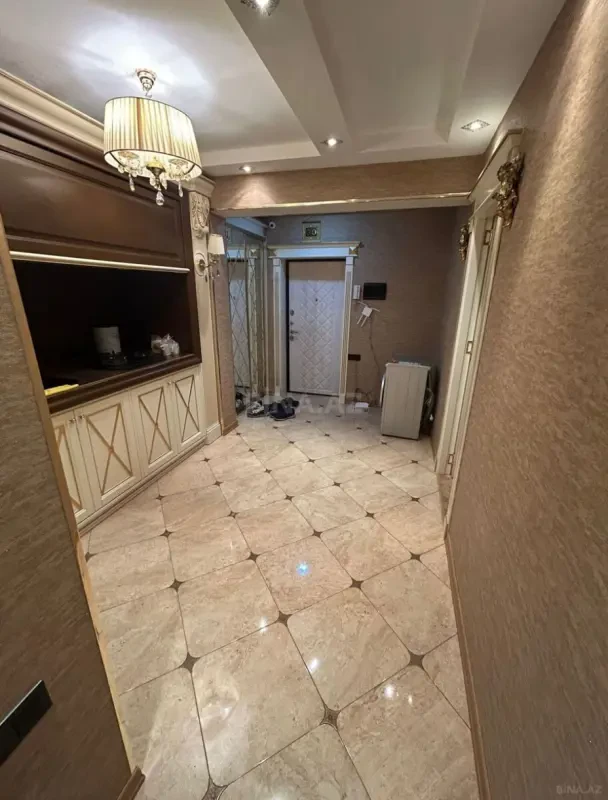 Kirayə verilir 2 otaqlı mənzil 62 m²