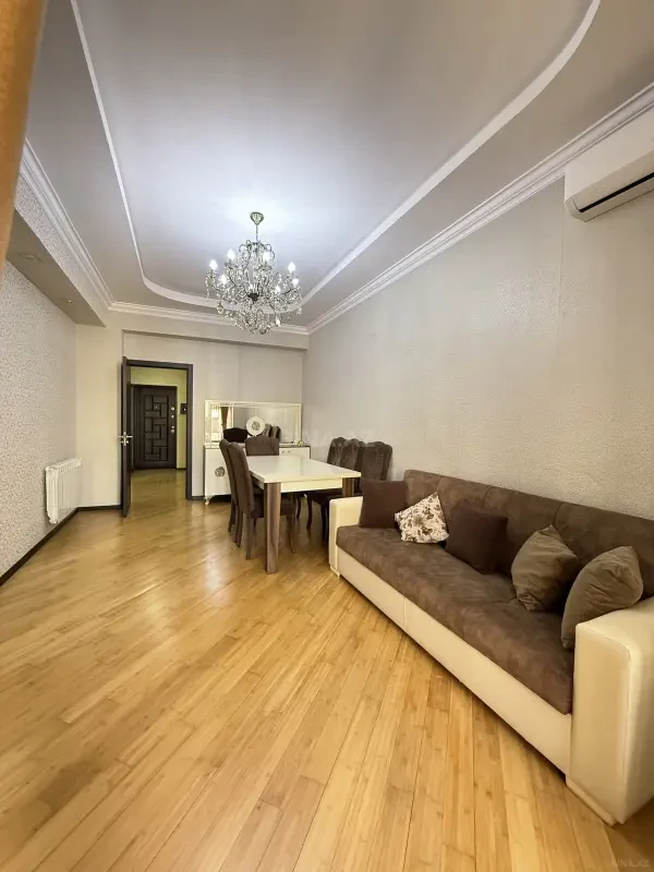 Satılır 2 otaqlı mənzil 70 m²