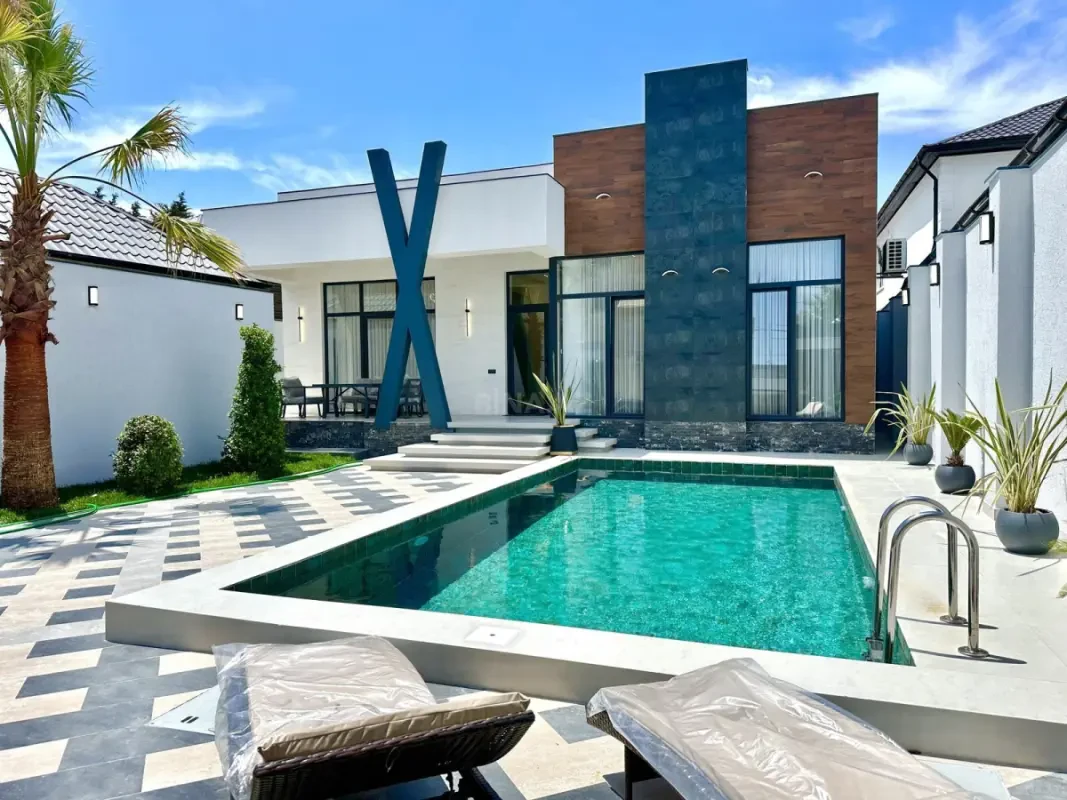 Satılır 5 otaqlı həyət evi 200 m²