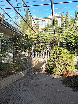Satılır 8 otaqlı həyət evi 400 m² — Bakı, Badamdar 8 otaq 400.00 m²